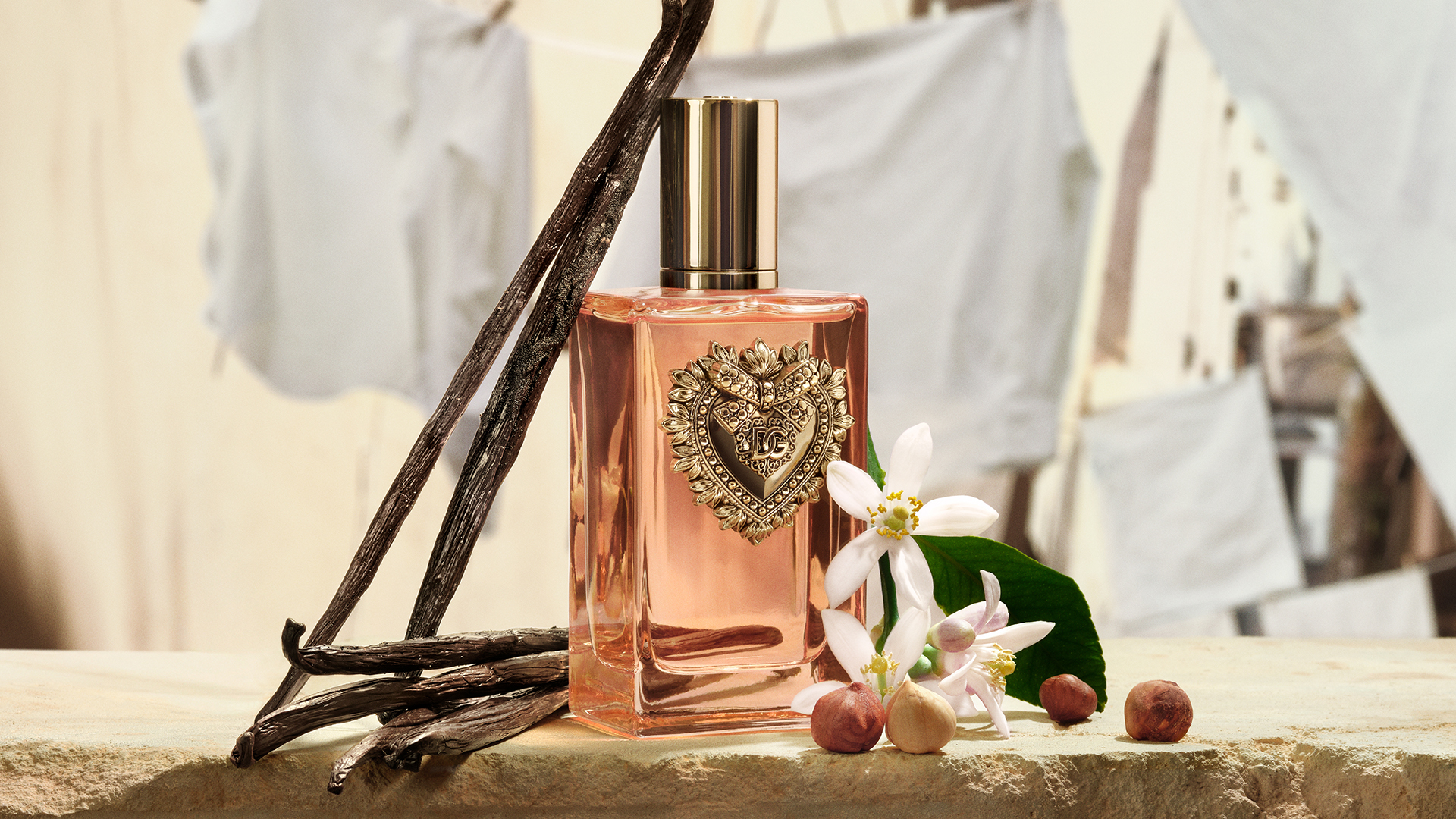 Devotion Eau de Parfum Intense bottle